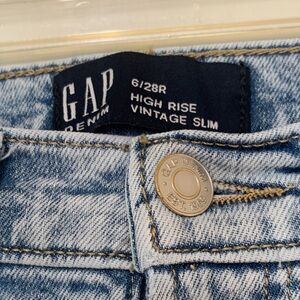 GAP Ice Washed Light Blue High-Rise Vintage Slim Fit Women’s 90s Style Jeans